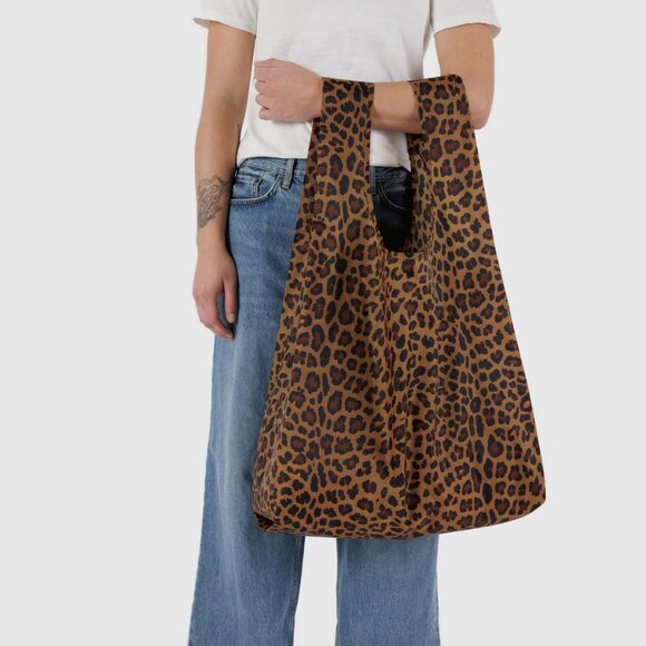 Big Baggu Leopard foldable tote bag - Picture 3 of 4